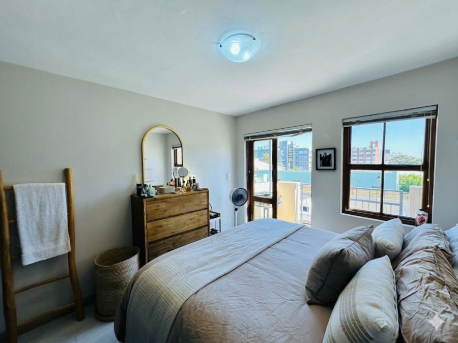 2 Bedroom Property for Sale in Sea Point Western Cape